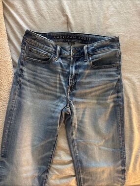 American Eagle Outfitters Men's Faded Blue Slim Straight Jeans 30x32